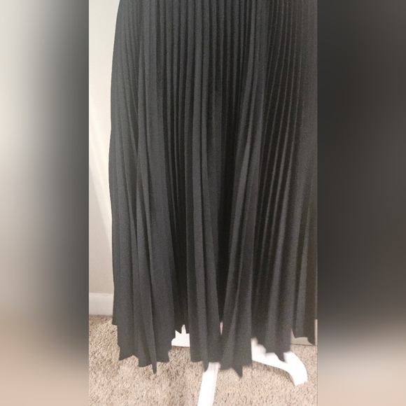 MIU MIU Black Plisse Pleated Crepe Midi. Size XS - Picture 11 of 14